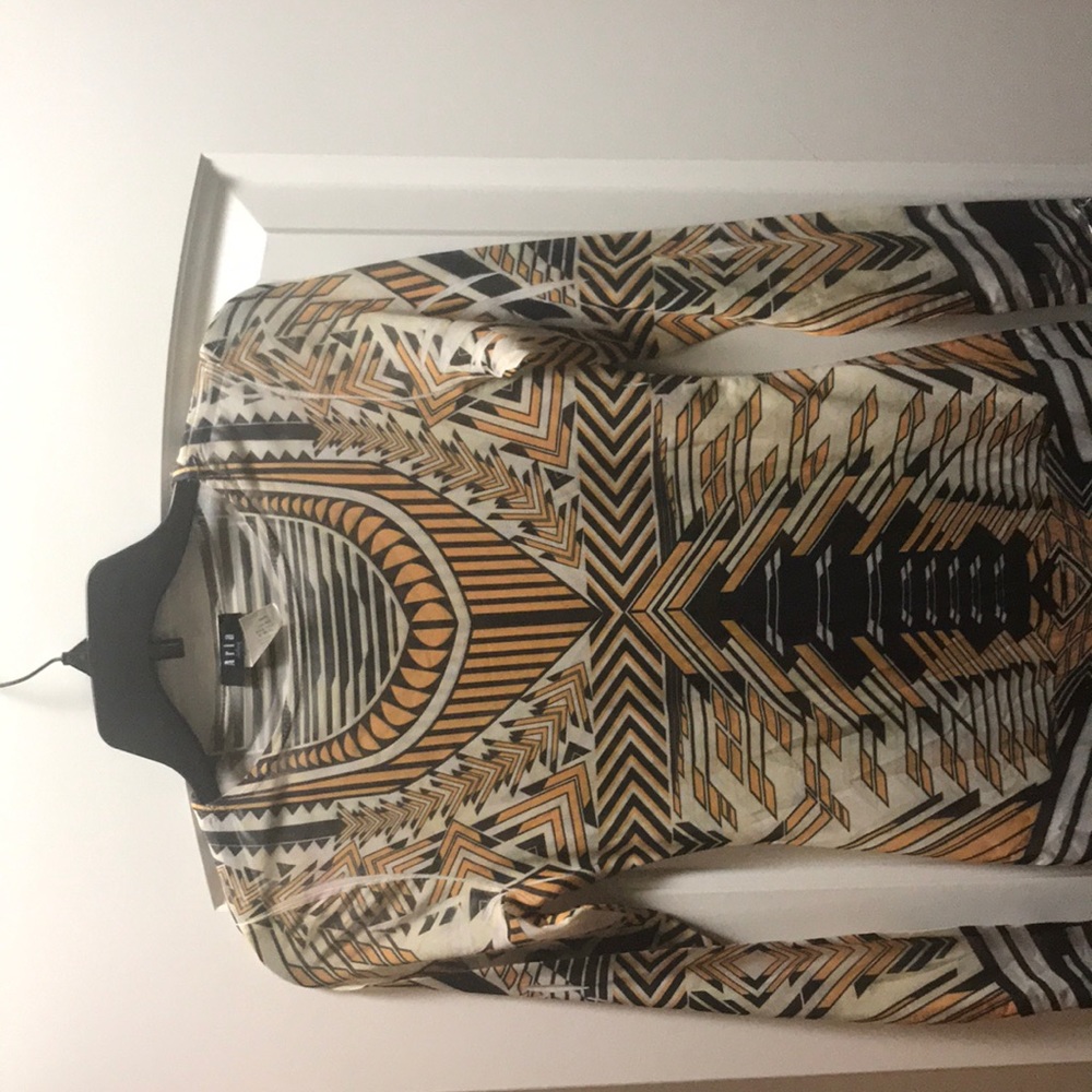 Translucent Aztec print - Picture 4 of 5